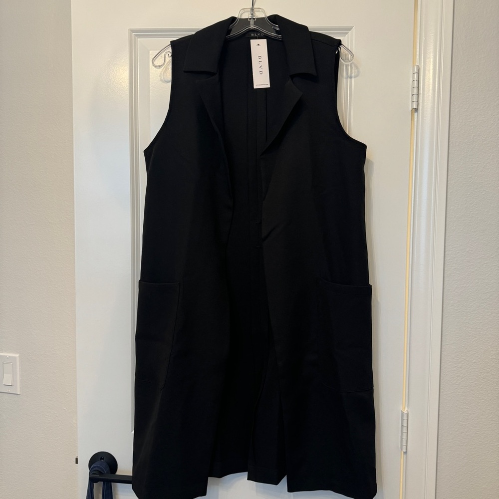 Blvd black vest dress size medium NWT
